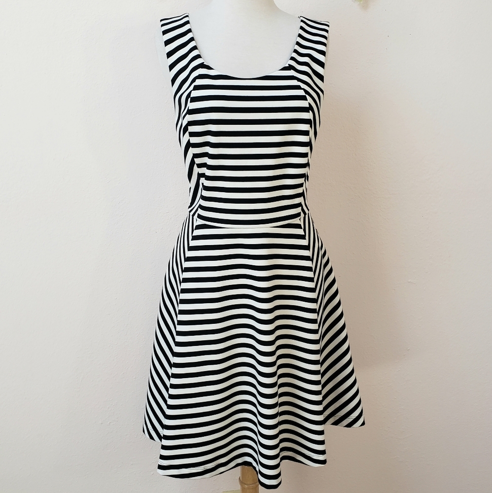Express Black and White Sleeveless A-Line Mini Dress
